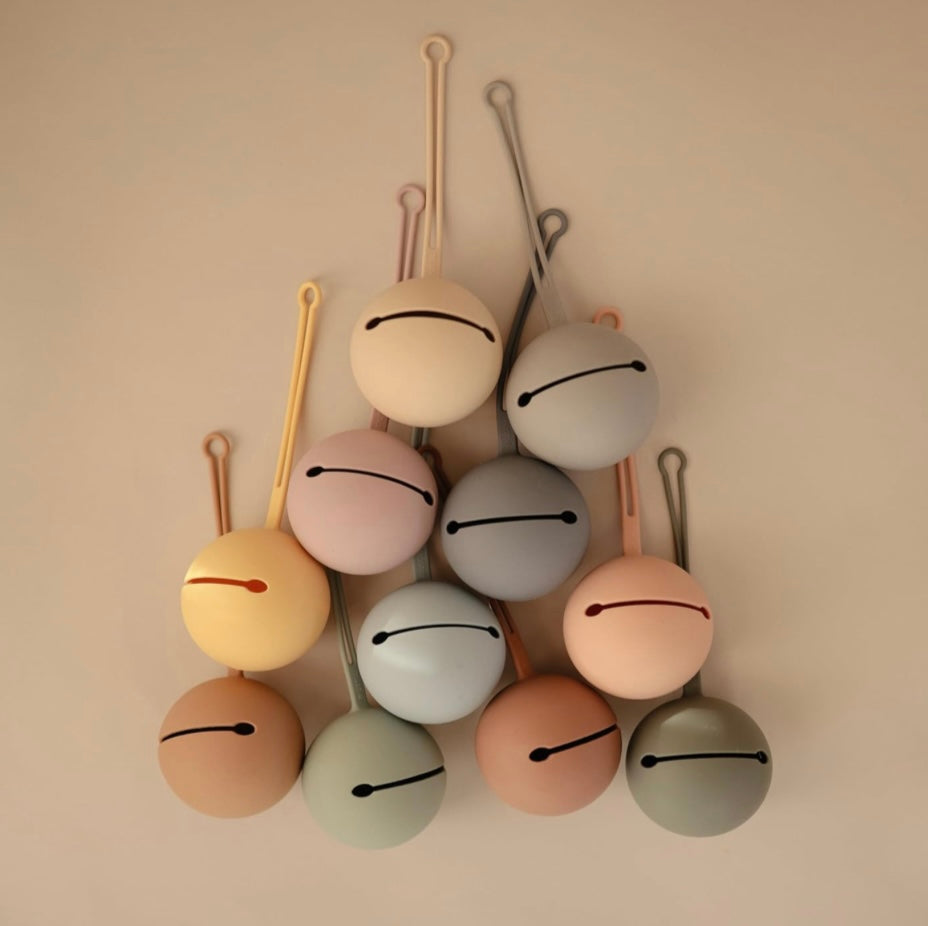 ECO FRIENDLY SILICONE PACIFIER HOLDER